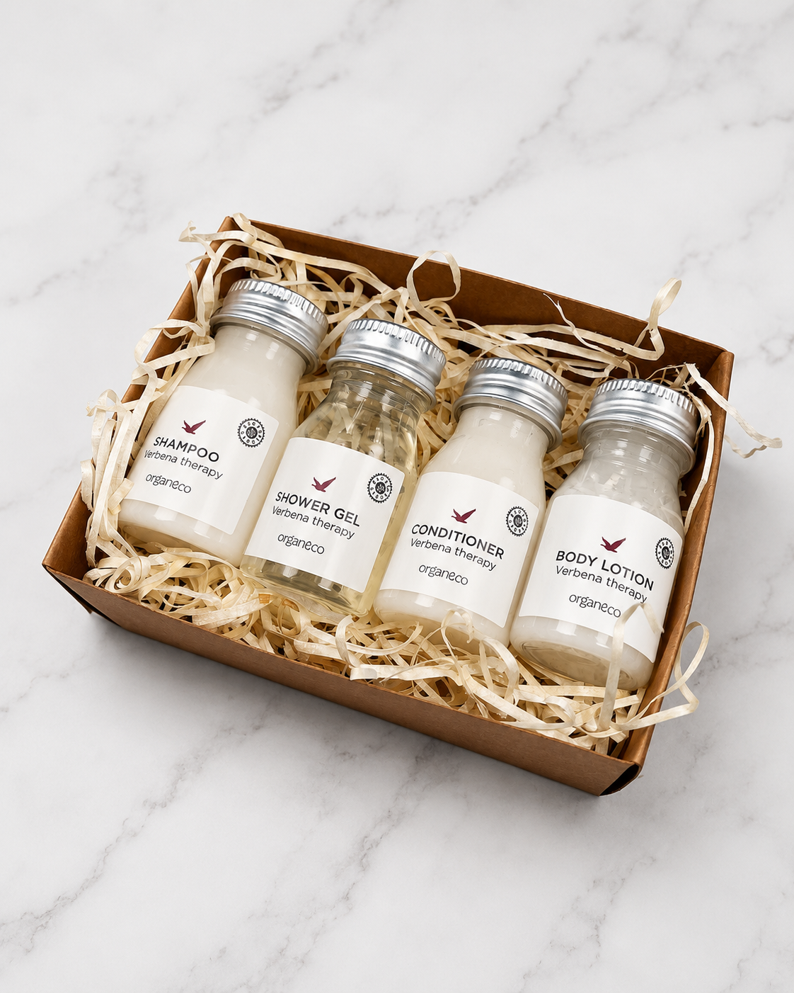 Caja con productos amenities con 4 productos